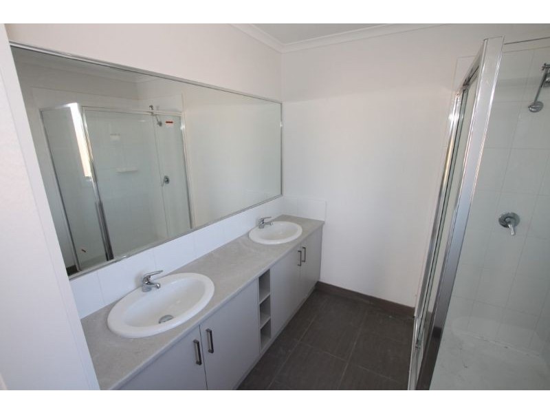 54 Diamond Drive, Koo Wee Rup VIC 3981