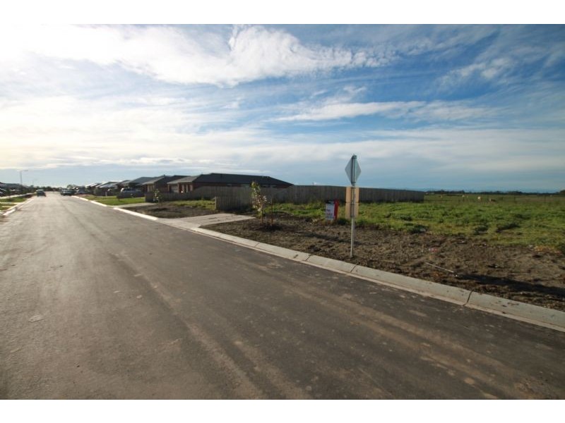 19 (Lot 155) Diamond Drive, Koo Wee Rup VIC 3981