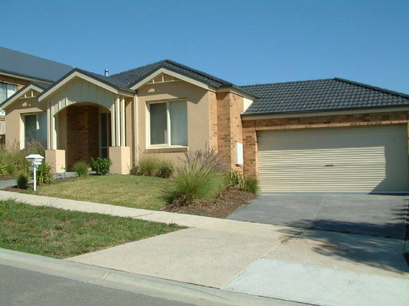 5 Carrick Place, Berwick VIC 3806