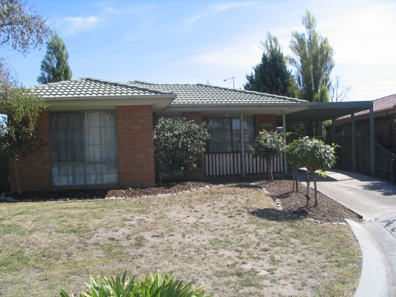 13 Insignia Crescent , Berwick VIC 3806