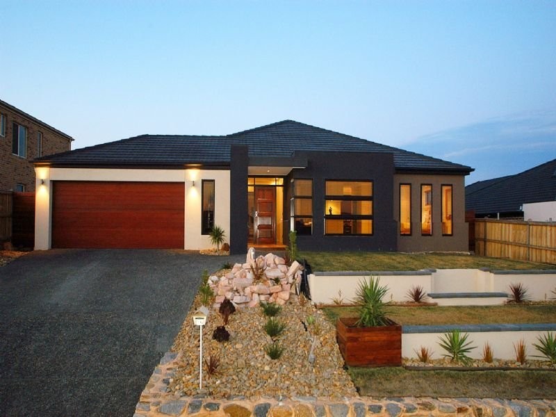 16 Viewgrand Drive, Berwick VIC 3806