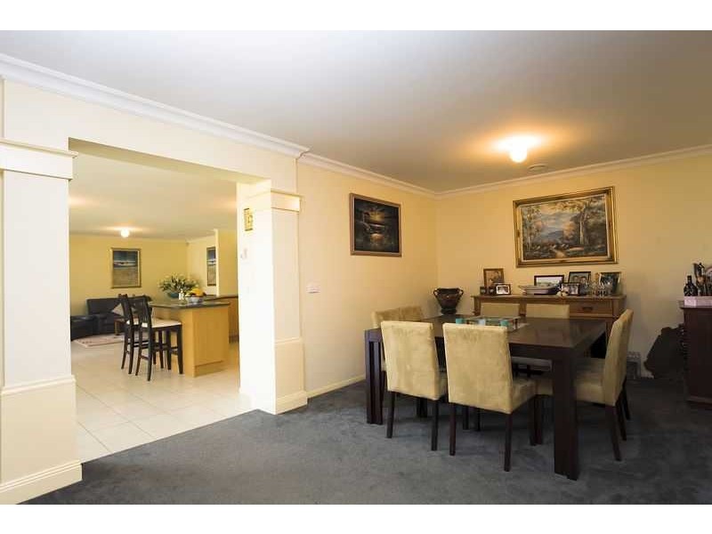 14 Yardley Crt, Berwick VIC 3806