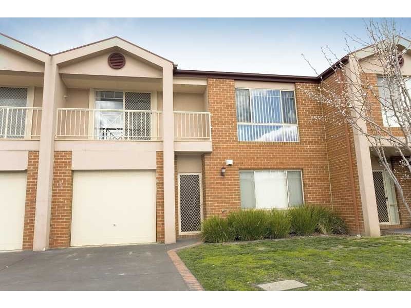 22/12 Grant Close, Berwick VIC 3806