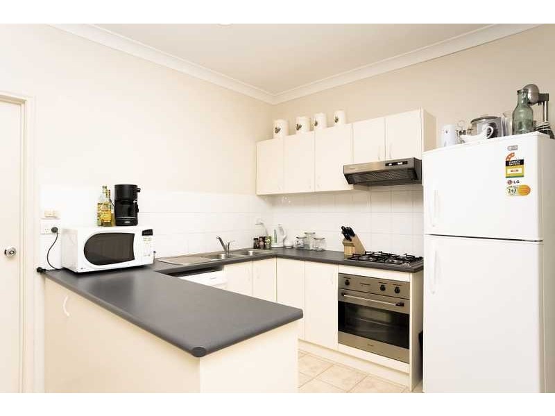 22/12 Grant Close, Berwick VIC 3806