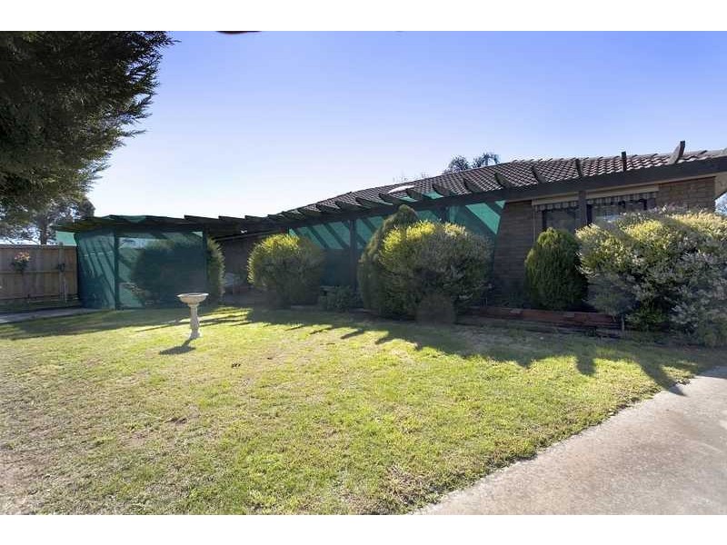 15 Hollydale Close, Berwick VIC 3806