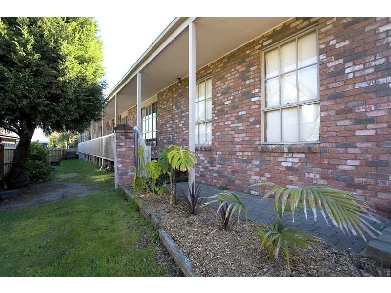 16 Balmain Drive, Berwick VIC 3806