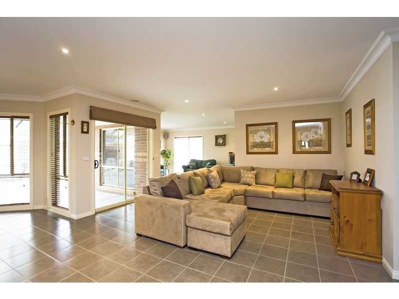 81 Fairholme Boulevard, Berwick VIC 3806