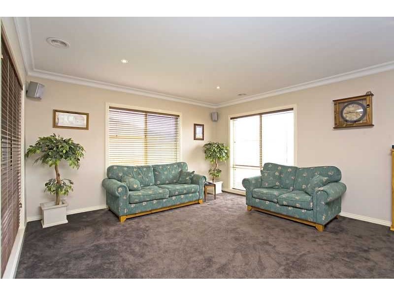 81 Fairholme Boulevard, Berwick VIC 3806