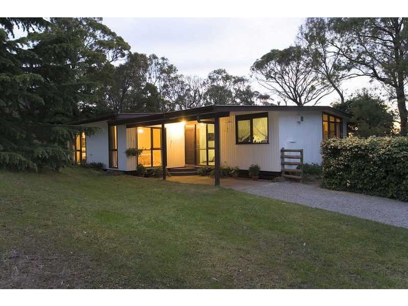 61 Warrawee Avenue, Beaconsfield VIC 3807