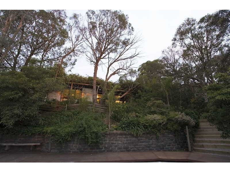 61 Warrawee Avenue, Beaconsfield VIC 3807