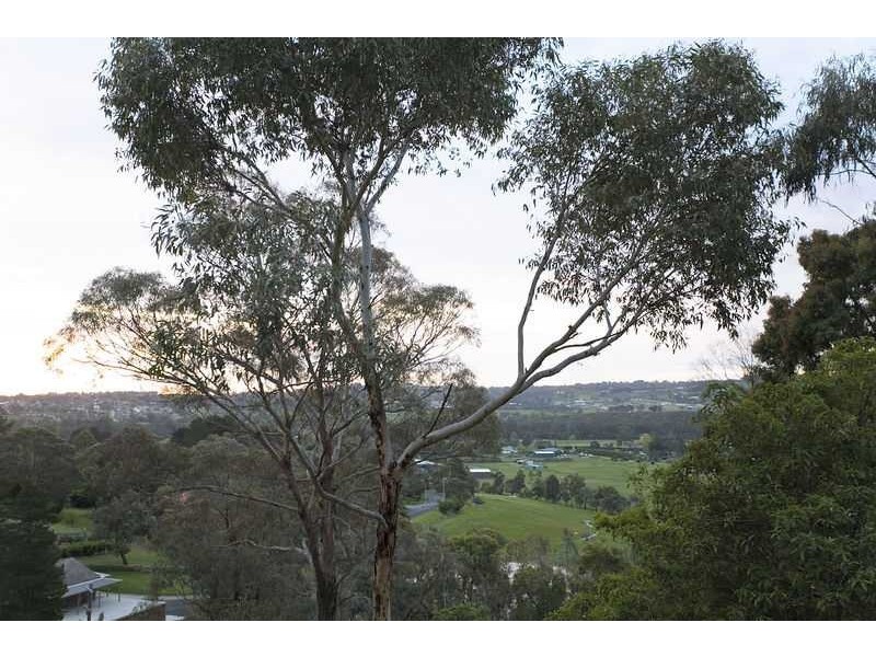 61 Warrawee Avenue, Beaconsfield VIC 3807