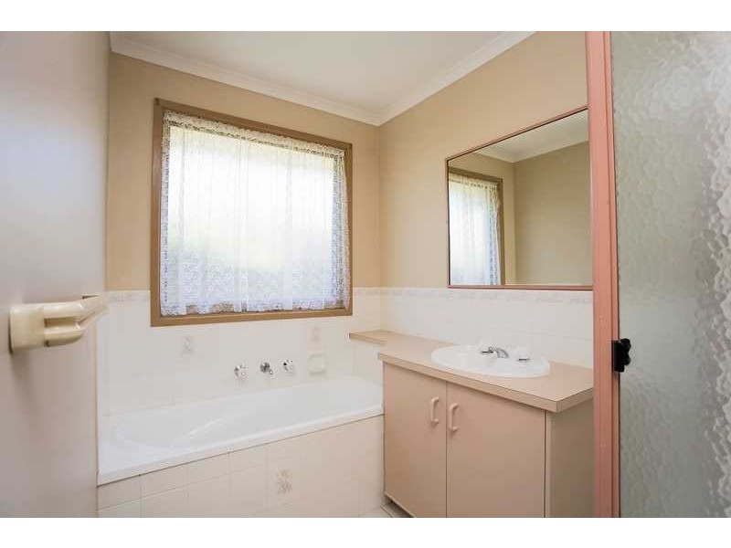 29 Insignia Crescent, Berwick VIC 3806