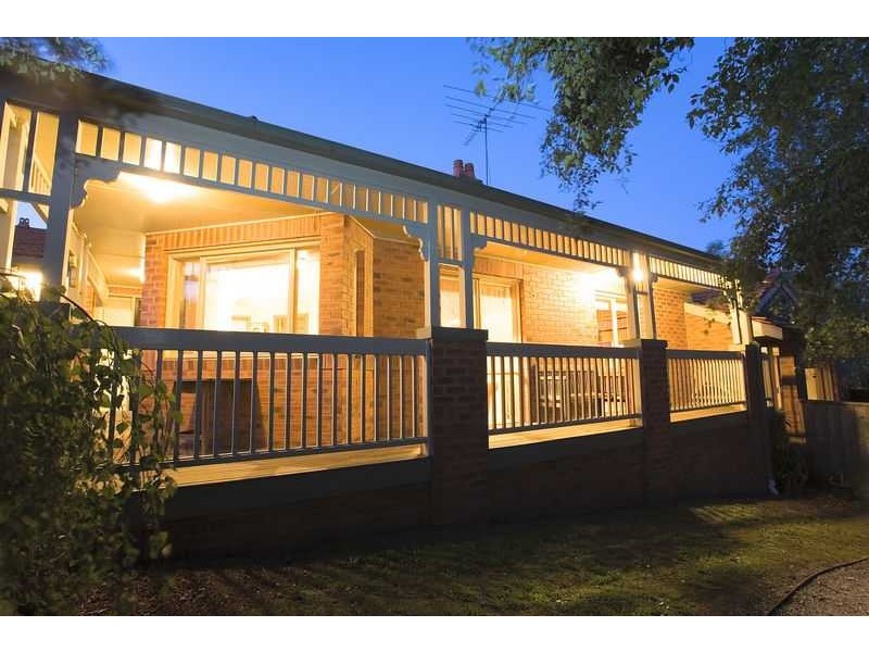 18 McKay Close, Berwick VIC 3806