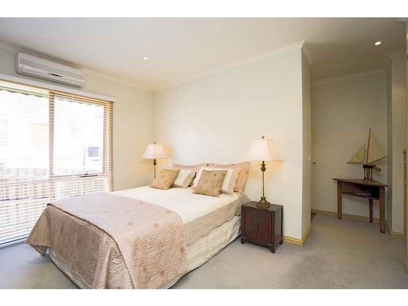 18 McKay Close, Berwick VIC 3806