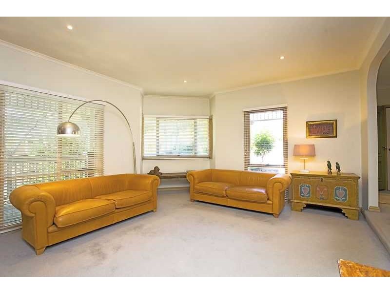 18 McKay Close, Berwick VIC 3806