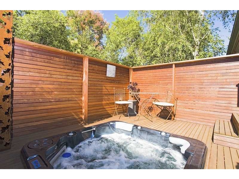 18 McKay Close, Berwick VIC 3806