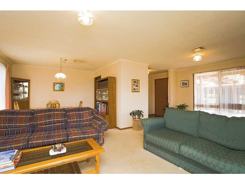 59 Collins Crescent, Berwick VIC 3806