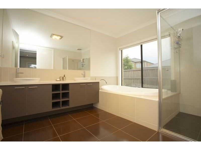 3 Marsh Grove, Berwick VIC 3806