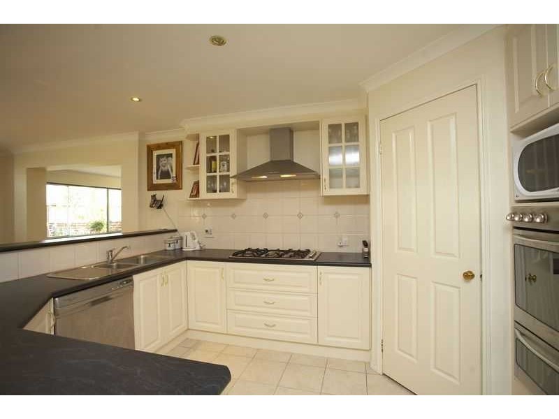 12 Marsh Grove, Berwick VIC 3806