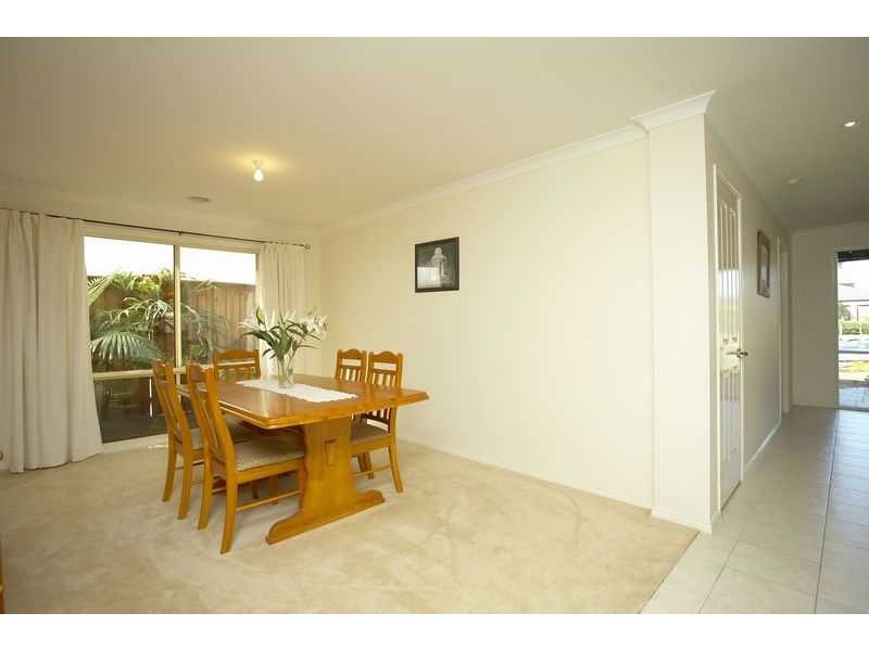 12 Marsh Grove, Berwick VIC 3806