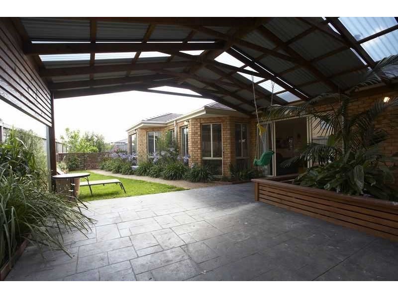 12 Marsh Grove, Berwick VIC 3806