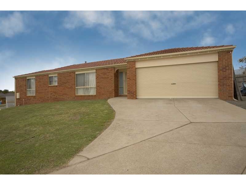 93 Earlsfield Drive, Berwick VIC 3806