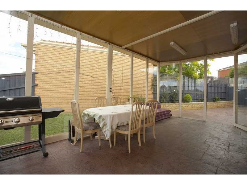 93 Earlsfield Drive, Berwick VIC 3806