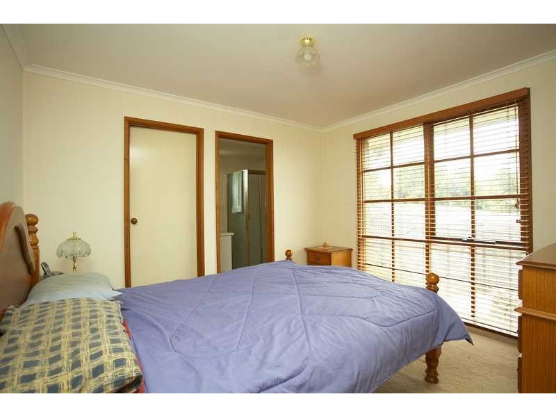 7 Hawker Gardens, Berwick VIC 3806