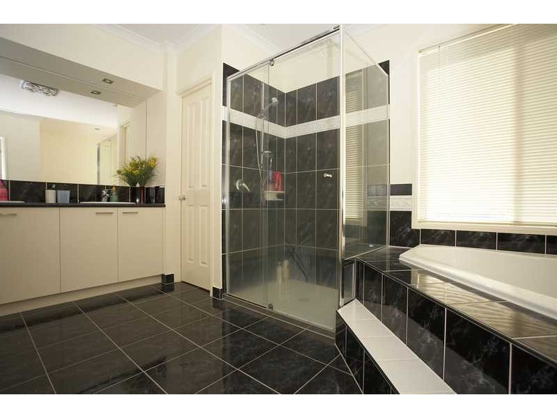 53 Piermont drv, Berwick VIC 3806