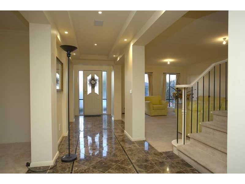 16 Mallard Street, Berwick VIC 3806