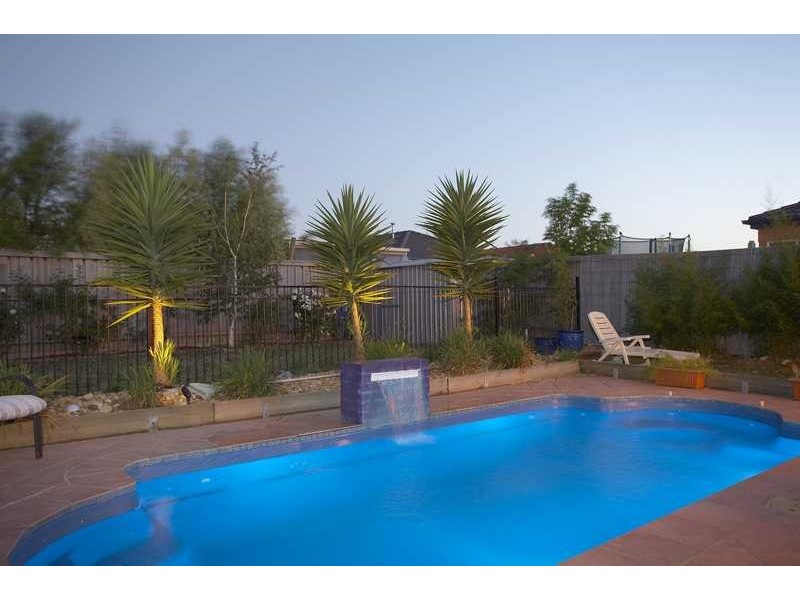 16 Mallard Street, Berwick VIC 3806