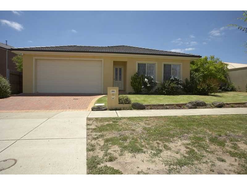 6 Wilona way, Berwick VIC 3806