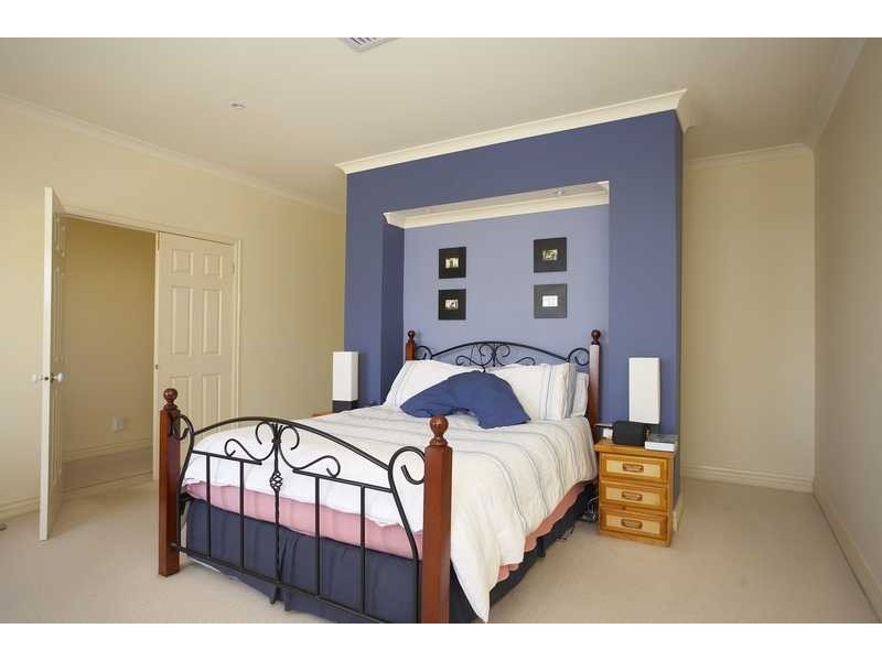 6 Wilona way, Berwick VIC 3806