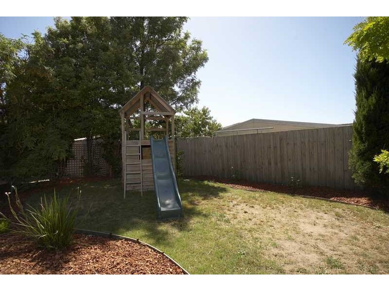 10 Glendale Crescent, Berwick VIC 3806