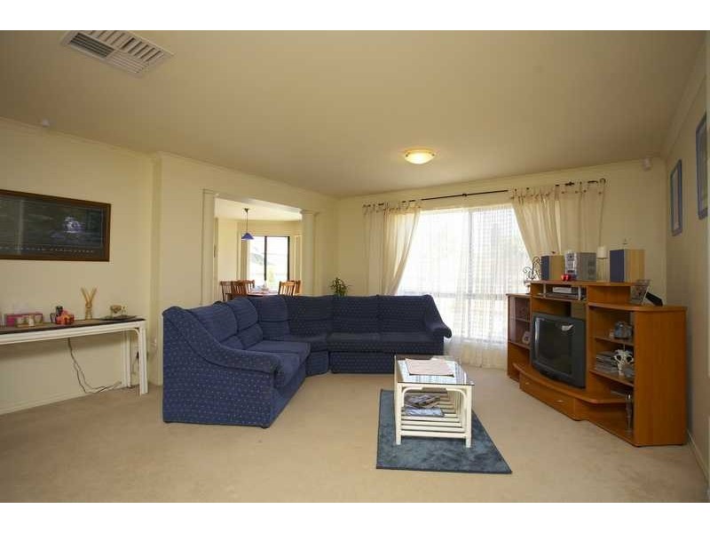5 Jeune Dve, Berwick VIC 3806