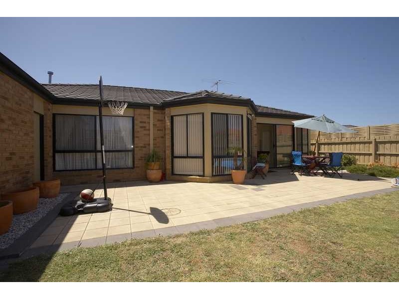 5 Jeune Dve, Berwick VIC 3806