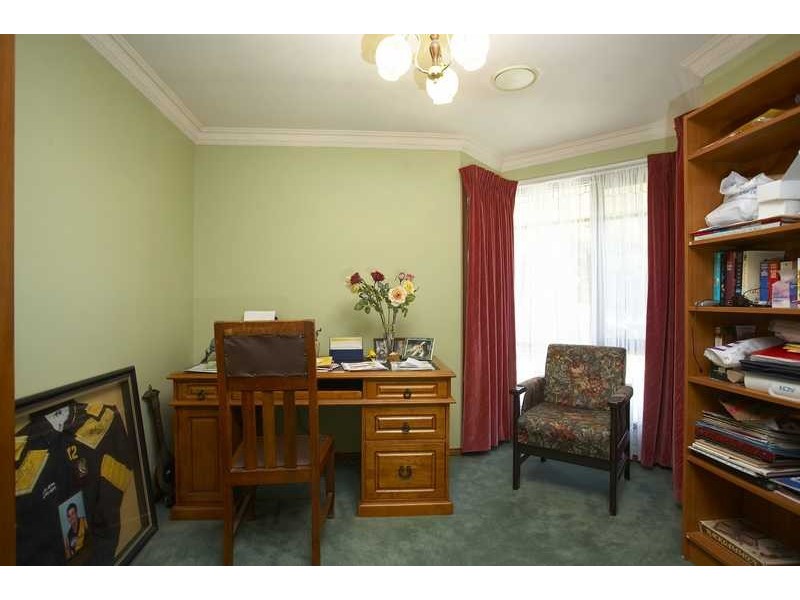 36 County Drive, Berwick VIC 3806