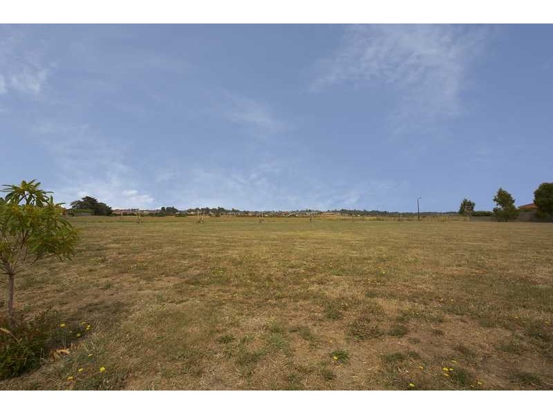 8 Bewley way, Berwick VIC 3806