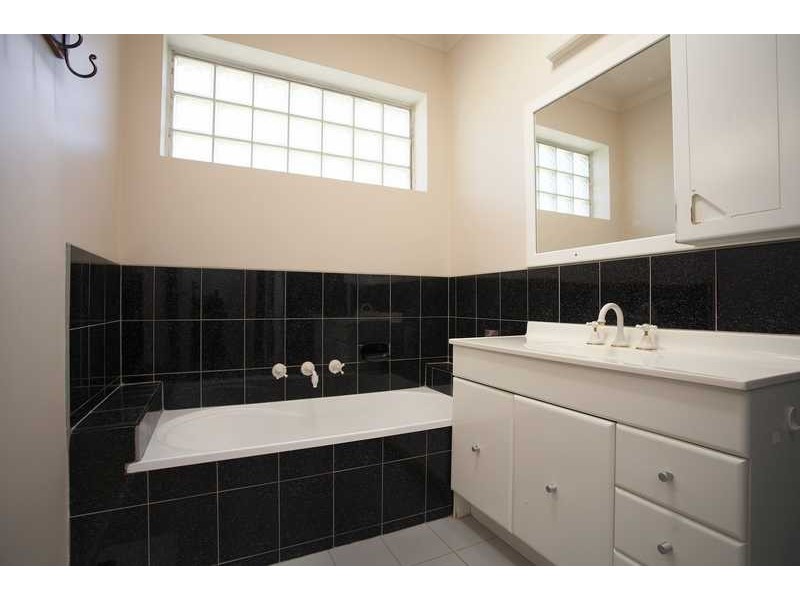 15 Theodore TCE, Berwick VIC 3806