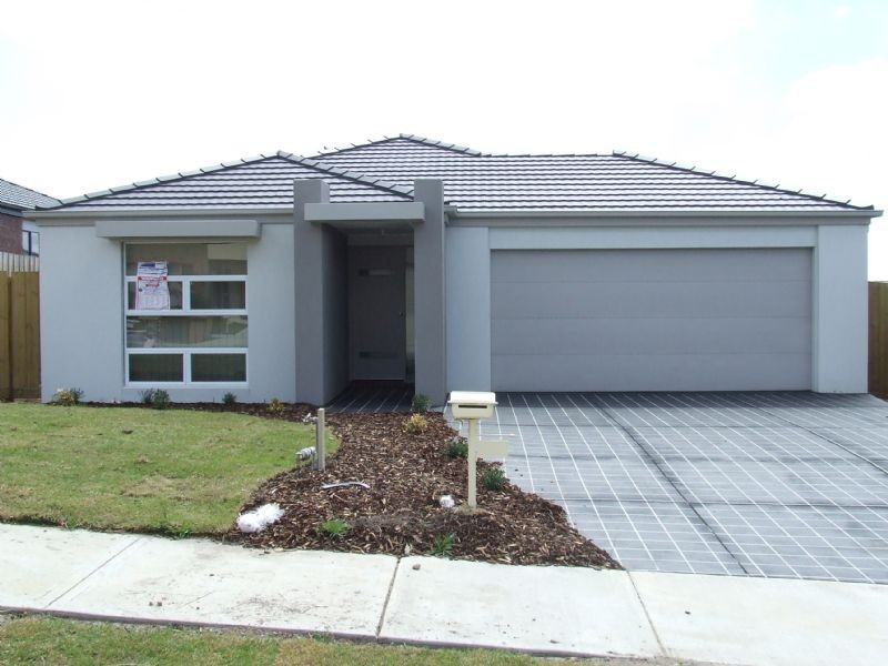 11 Melzak Way, Berwick VIC 3806