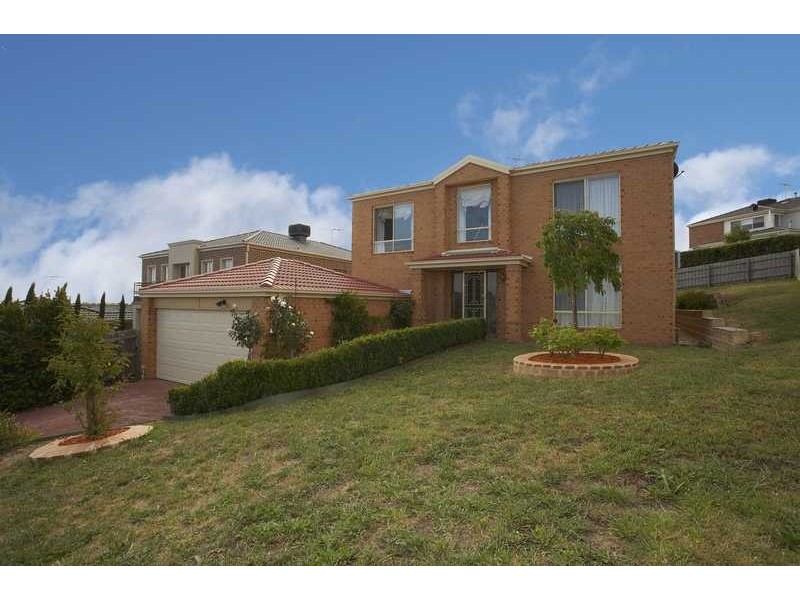 8 Kuranda Crescent, Berwick VIC 3806