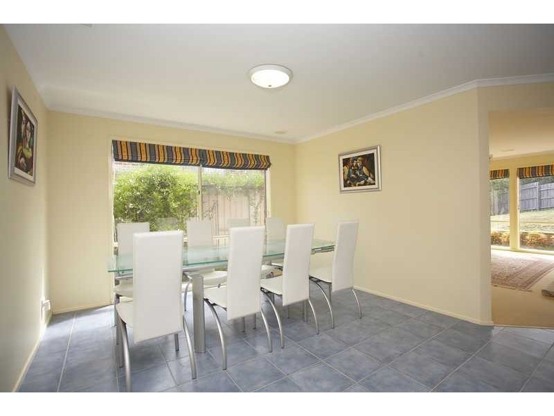 8 Kuranda Crescent, Berwick VIC 3806