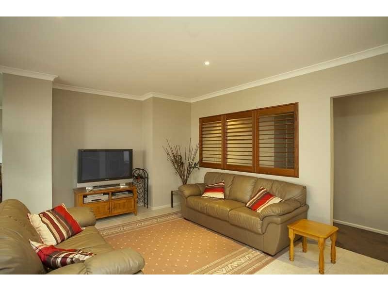 16 Atkinson Drive, Berwick VIC 3806