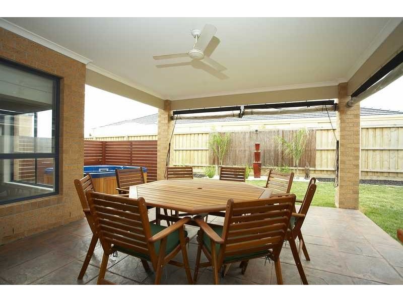 16 Atkinson Drive, Berwick VIC 3806