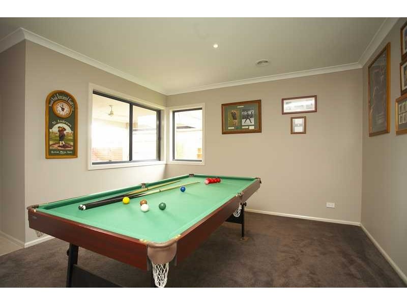 16 Atkinson Drive, Berwick VIC 3806