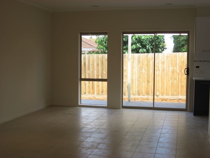 2/60 Mansfield Street, Berwick VIC 3806