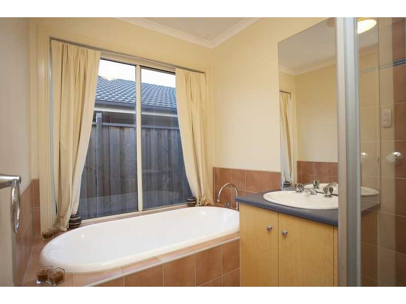 23 Marsh Grove, Berwick VIC 3806