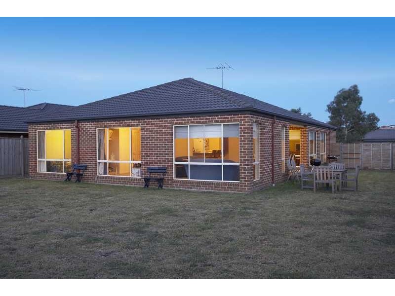 23 Marsh Grove, Berwick VIC 3806