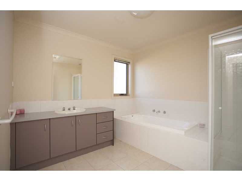 6/101 Golf Links Road, Berwick VIC 3806