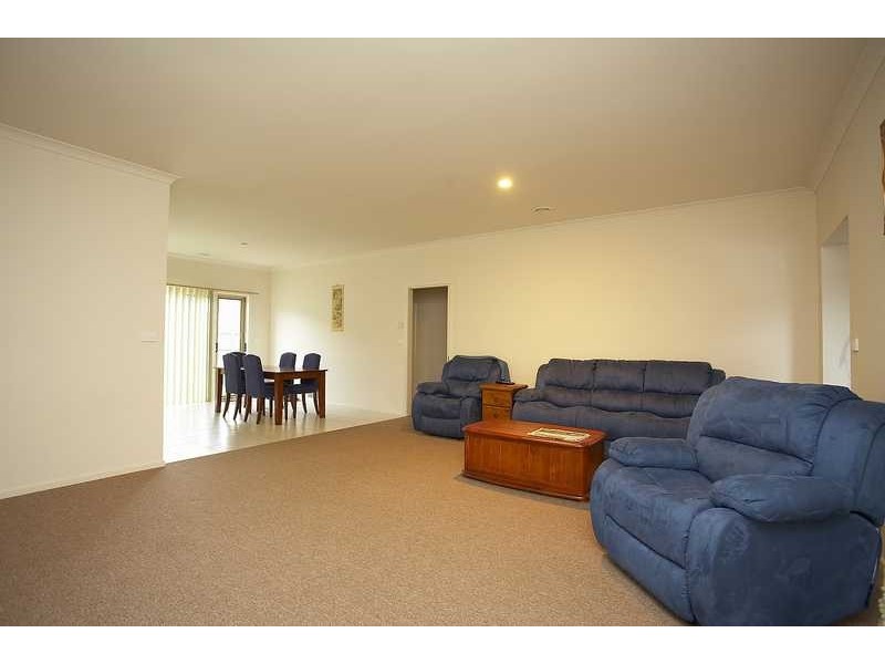 7/101 Golf Links Road, Berwick VIC 3806